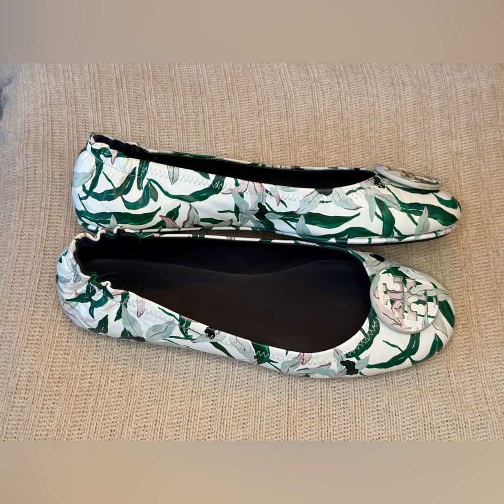 Tory Burch Women's Floral Flats - Ivory Desert White, and Green - Picture 4 of 10